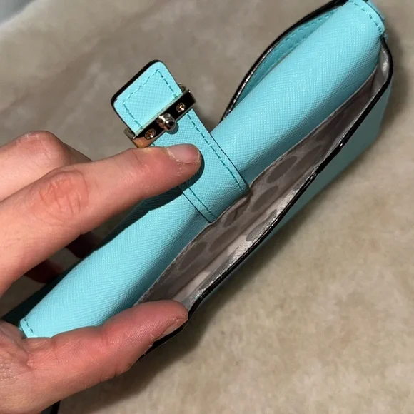 Kate Spade wallet Crossbody🩵 - Picture 7 of 8